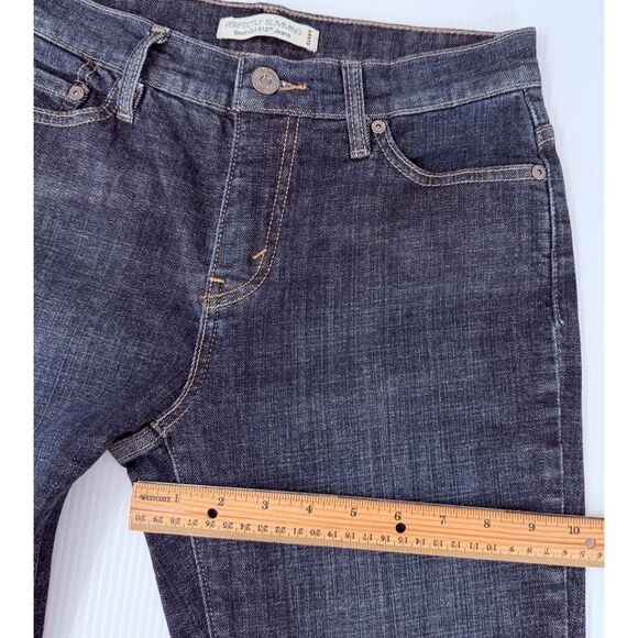 Levi's 512 Women's Perfectly Slimming Boot Cut Ankle Jeans Size 8P (Fit 28x28) - Picture 7 of 12